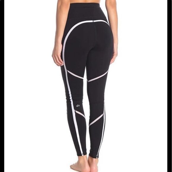 Alo Yoga High‎ Rise leggings - Picture 2 of 6